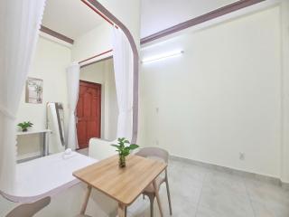 Nice 1BR Private Kitchen Next Airport - Ho Chi Minh - 1
