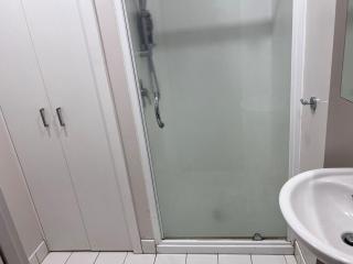 Aura D1404 two bedroom unit harborview balcony wifi parking - Auckland - 2