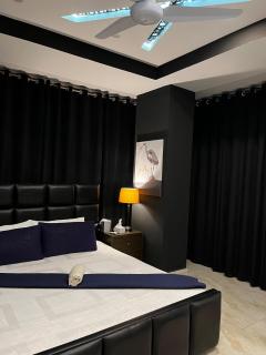 Cineplex Lodges Executive 2 - 4