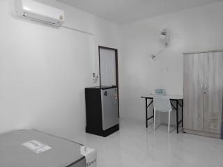 room 6 still available for MotoGP - 2