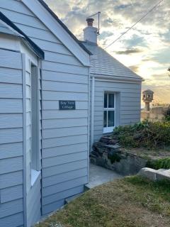 Bay View Cottage - Amazing sea views and 3 bedrooms Sleeps 6-8 - Treknow - 2