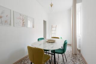 San Siro Modern Apartment with Balcony - Milan - 9