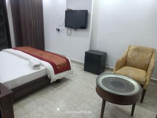 The Taj Home Stay at Yashobhoomi Convention Centre - 5 Minutes Only - 7