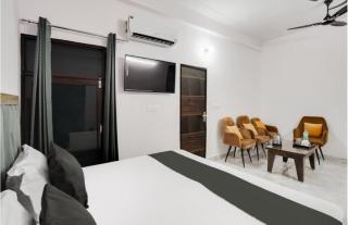 Couple friendly Hotel Comfort Inn, Mundka, New Delhi - Near Metro station - New Delhi - 2