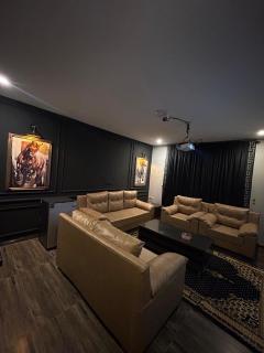 Cineplex Lodges Penthouse - 8