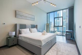MBL Royal, JLT- 1-BR Apartment with Lake View - 6