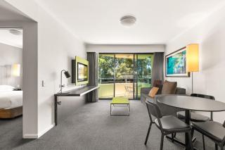 Sleek 1-Bed by Jubilee Park with Pool DUPLICATE - Sídney - 5