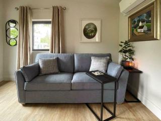 Scenic Countryside Lodge Romantic & Pet-Friendly - Newcastle West - 6