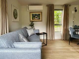 Scenic Countryside Lodge Romantic & Pet-Friendly - Newcastle West - 4