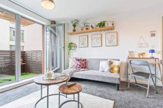 Desert Oasis 2 Bed 2 Bath Parking Netflix - Birmingham - 0