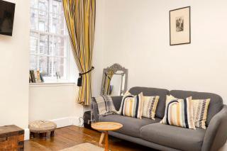 JOIVY Classy Apartment near Edinburgh Castle - 7