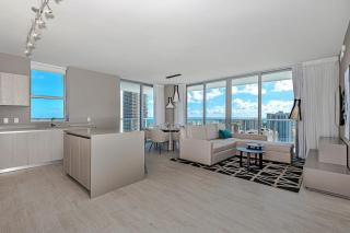 Miami Escape Views & Amenities - Hollywood - 8
