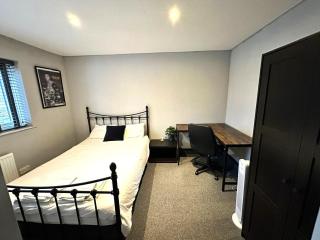 Modern 3 bed Family Home with Garden Near Town - Leamington Spa - 6