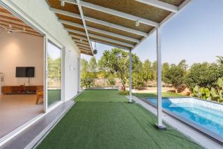 The Crystal Haven by StayJadePool4BHK - - 4