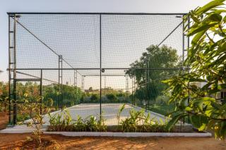 Serene Retreat by StayJadePoolBasketball Court - Hyderabad - 7