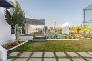 Serene Retreat by StayJadePoolBasketball Court - Hyderabad - 2