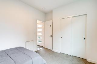 Walk to UW Townhome with Rooftop Patio! - Seattle - 2