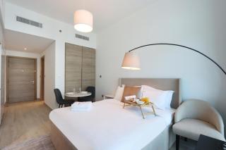 Livbnb-Modern Studio with Amazing Marina Views - 2