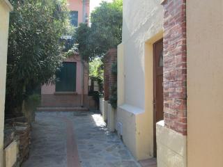 Pretty Studio, tv, wifi, portable aircon! - 9