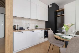 Nowoczesne Studio dla 4 Osób z Balkonem by Noclegi Renters - Katowice - 8