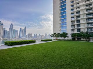 Trophy - Majestic Mingle Marina Suites - Dubai - 3