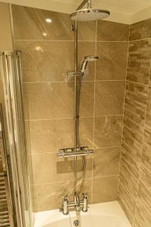 Hollicarrs - Waters Edge - Riccall - 1