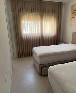 Apartamento meia praia itapema SC 3 suítes - Itapema - 0