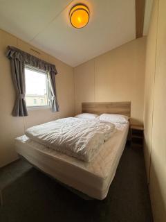 Jay 28, California Cliffs, Parkdean, Sleeps Eight, Free Wi-Fi, Pet Friendly, Bed Linen and Towels Included - Great Yarmouth - 5