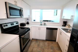 Castle M16 Oceanview Loft with Beach access, Pool, Tennis and Free Parking! - 3