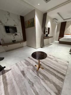 Hotel Aishwarya - Akalkot - 1