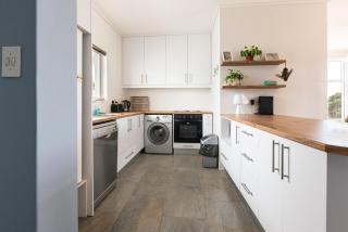 Beachfront Bliss-2 Bedroom Retreat - 8