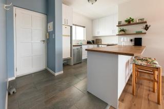 Beachfront Bliss-2 Bedroom Retreat - 4