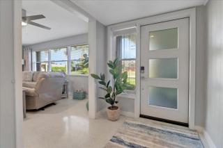 Neptunes Villa-Canalfront, Heated Pool, Outdoor Kitchen, Tiki Hut - Cape Coral - 7