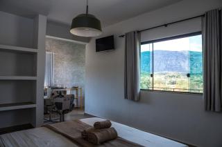 Pousada Independente com Lago Natural Privativo - Chalé Jade - 9