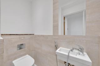 Deluxe 1-bedroom Apartment - London - 9