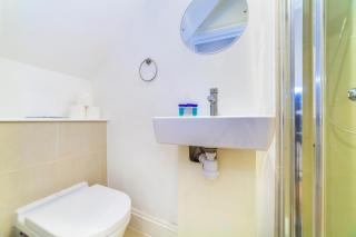 Perfect Self-Contained Radiant Studio with Patio - Londres - 2