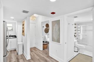 Beach Escape with Ocean Views and Private Parking! - Miami Beach - 4
