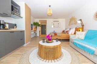 Luxurious Studio Alamanda Resort - 8