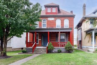 Historic Gem Perfect for Groups and Long Stays - 9