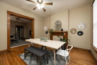 Bright Spacious 5BR Perfect for Groups or Family - 1