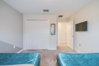 Spacious retreat w pool close to Disney 340 - Kissimmee - 5
