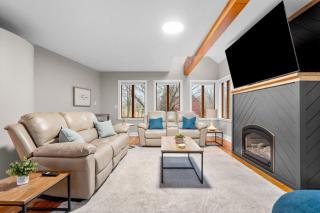 Spacious Cozy 3 Bed 2 Bath - 4