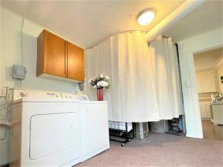 High - Family Neighborhood, Pet Friendly - 2