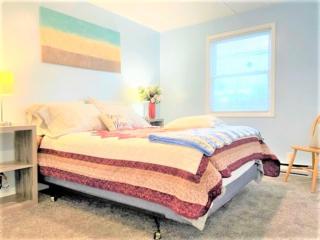 Pontiac - Secluded Backyard, Pet Friendly - 8