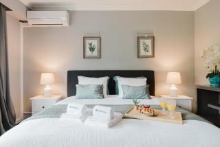 HostWise - Elegant Riverfront Flat | Pool & Sports - Valbom - 1