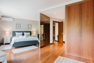 HostWise - Elegant Riverfront Flat | Pool & Sports - Valbom - 5