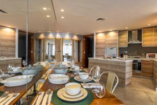 Stunning 3-Bedroom Marina View Apartment - 3