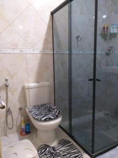 Casa grande com 4 quartos e área de serviços e lazer - 1