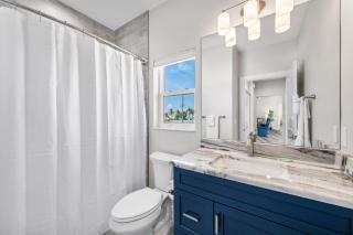 Mid Island Beach Getaway - Close to Beach, Heated Pool - Suntide - Roelens - 2