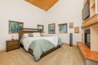 Tahoe Donner Luxury, Sleeps 14, Hot tub, 3100 sqft - Truckee - 2